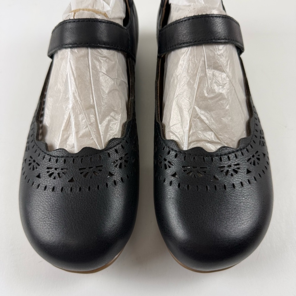 Earth Brady Leather Mary Jane Flats Womens 9W Black Leather Round Toe Worn Once - Picture 7 of 14
